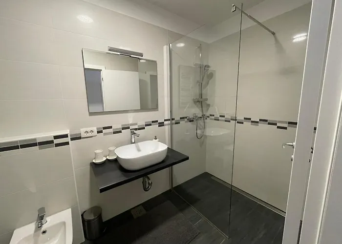 Tartini アパート